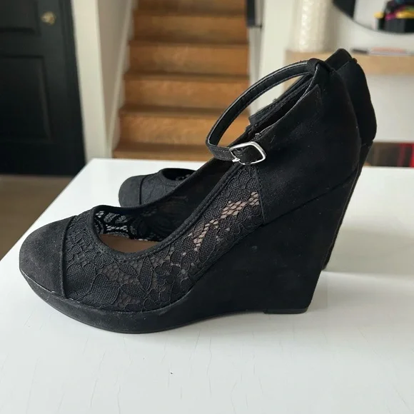 Torrid Black Lace Ankle Strap Platform Wedge Shoes 8 1/2 W Wide - Picture 1 of 10